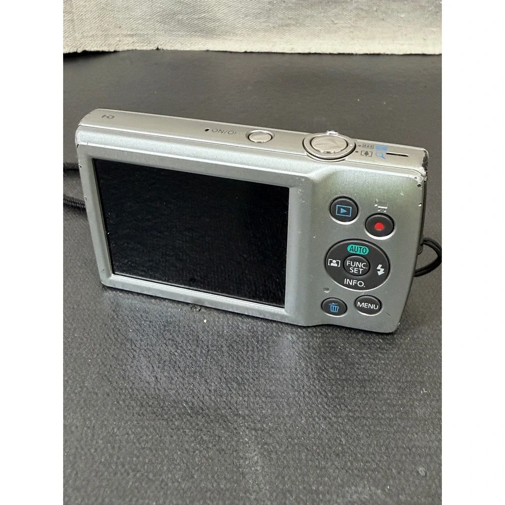 Canon PowerShot ELPH 180 Digital Camera Silver For Parts Repair Non-Working